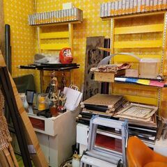 店舗　什器　多数の画像