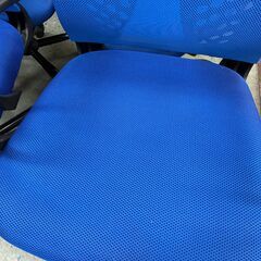 【無料で譲ります】事務用イス合計15脚　何本でもOKの画像