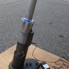 ★インビクタスコードレス掃除機　　INV-2209-000001  　 2023年製　　美品の画像
