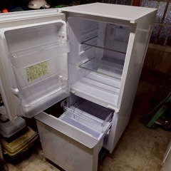 良品】シャープ　2ドア冷蔵庫　2017年製　北陸のみ送料無料　付け替えドアの画像