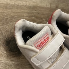 子供靴　adidasの画像