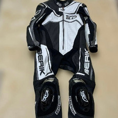 BERIK 2.0 革ツナギ レーシングスーツ黒/白 3XLの画像