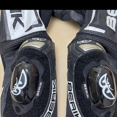 BERIK 2.0 革ツナギ レーシングスーツ黒/白 3XLの画像