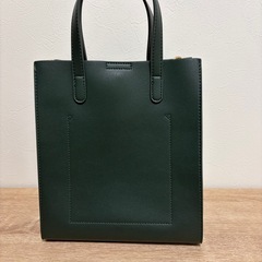 シンプルハンドバッグ（グリーンタグ付）の画像