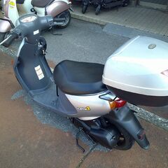 NO.5570　レッツ４　４サイクルエンジン　フューエルインジェクション　リヤボックス付き　シルバー　☆彡の画像