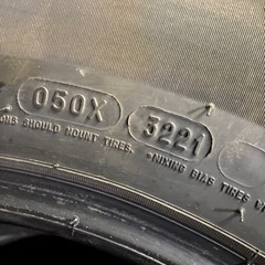 スタッドレスタイヤ225/60R16 4本　2021年製
の画像