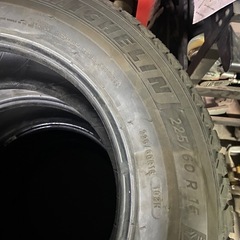 スタッドレスタイヤ225/60R16 4本　2021年製
の画像