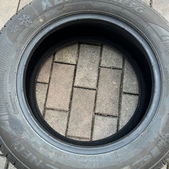スタッドレスタイヤ4本の画像