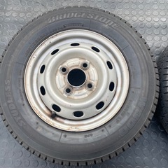 スバル サンバー スチールホイール&スタッドレスタイヤ 2本の画像
