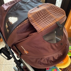 コンビ ベビーカー ディアクラッセ オート4キャス　トラッドブラウンの画像