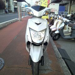 NO.5572　シグナス１２５ＸＳＲ　ＳＥ４４Ｊ後期モデル　４サイクル　ＦＩ車　リヤキャリア付き　パールホワイト　☆彡の画像