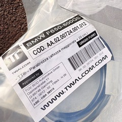 バイク 部品 定価2万以上 2点　の画像