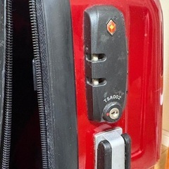 キャリーケース(赤)軽量の画像