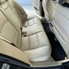 平成２２年 BMW F10 ５３５ⅰ CPU/エアシート/KW車高調/２０インチAW/マフラー他カスタム費用２００万 走行98,000KMの画像