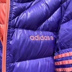 adidas ダウンジャケットの画像
