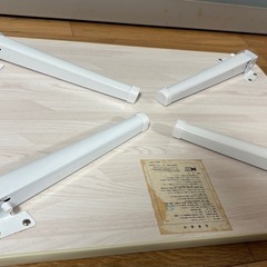 折りたたみテーブルの画像
