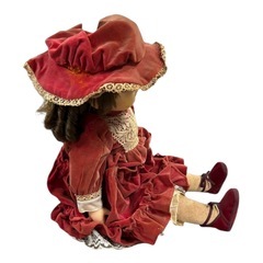 ドール（赤色）の画像