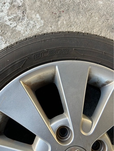 スズキ純正タイヤ4本セット　155/65R14  3本グッドイヤー、1本ダンロップ
