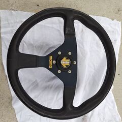 MOMO TYP V35 ステアリング（中古）の画像