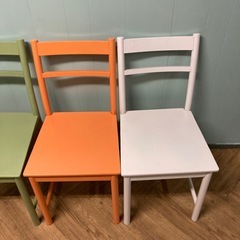 【タダでお譲りします】カラフルチェア　4色セットの画像