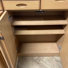 【タダでお譲りします】木製棚　収納多めの画像