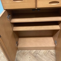 【タダでお譲りします】木製棚　収納多めの画像