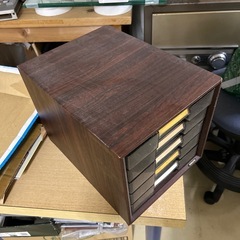 76)【無料　KOKUYO5段クリア収納ケース】の画像