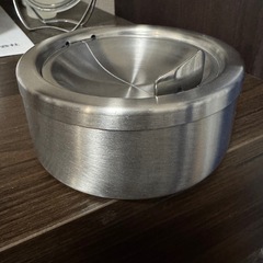 ステンレス 灰皿 蓋 開閉の画像