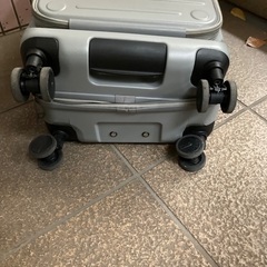 ２箇所出し入れスーツケース55.35.25センチの画像