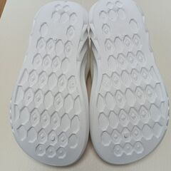 キッズ 上履き 19cm スリッポンタイプ 白 メッシュ 滑り止めの画像