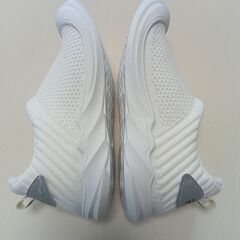 キッズ 上履き 19cm スリッポンタイプ 白 メッシュ 滑り止めの画像