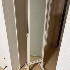 キャスター付きスタンドミラーお譲りしますの画像