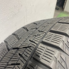冬用スタッドレスタイヤ215/65R16の画像