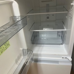 シャープ冷蔵庫の画像