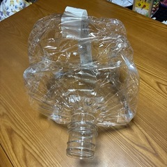 空きペットボトル12Lの画像