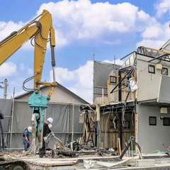 解体工・土工日当13,000円〜‼️即入寮・日払い可🏠の画像