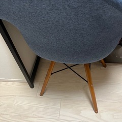 背もたれ付きチェアーの画像