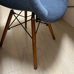 背もたれ付きチェアーの画像