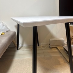 テーブル　ダイニングテーブルの画像