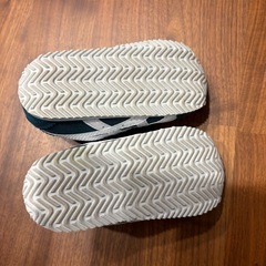 アシックススニーカーの画像