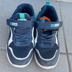 キレイめ　21センチ　スニーカーの画像