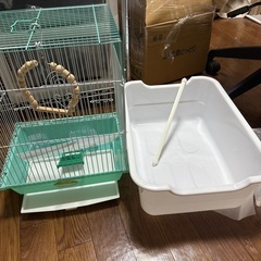 鳥籠　インコ飼育ケースの画像