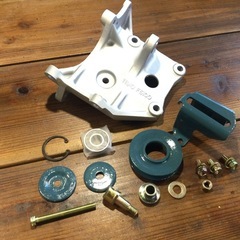 L28 L20 l6エンジン ハコスカ　z ローレル　セドリック　クーラーコンプレッサーブラケット
の画像