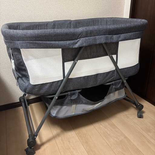 【決まりました】【美品】折りたたみ式ベビーベッド