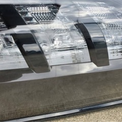 NBOXカスタム　純正テールランプＪＦ３　みぎかわ右側 の画像