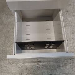 オフィスコム　３段ワゴン　マット塗装、クリア塗装２種あり『美品中古』複数入荷！※鍵なしの画像