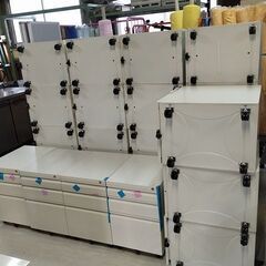 オフィスコム　３段ワゴン　マット塗装、クリア塗装２種あり『美品中古』複数入荷！※鍵なしの画像