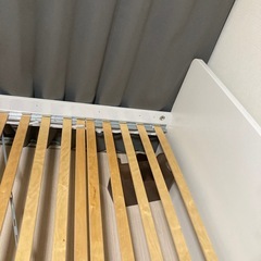 IKEAセミダブルベット 白フレーム、スノコ付き、マットレスなしの画像