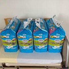 大人用　オムツ　Ｌサイズ　４袋の画像