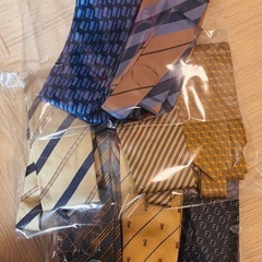 ネクタイ（Burberry、FENDIなど）の画像